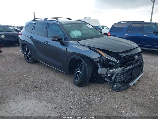 2021 TOYOTA HIGHLANDER XSE