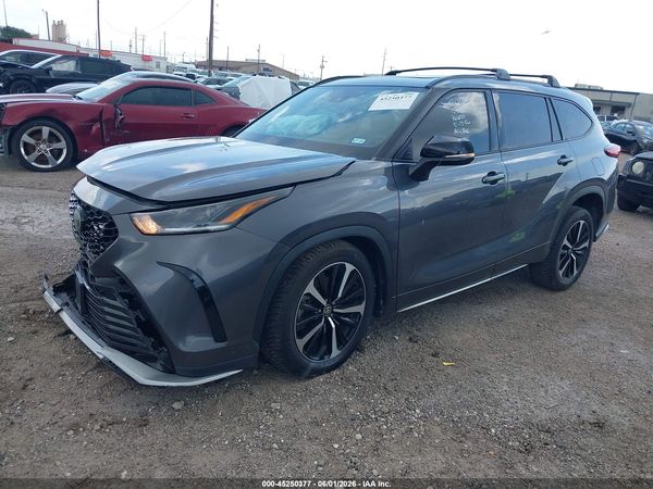 2021 TOYOTA HIGHLANDER XSE