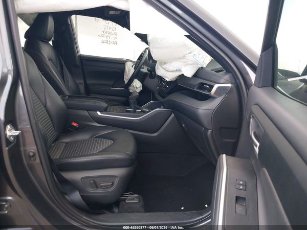 2021 TOYOTA HIGHLANDER XSE