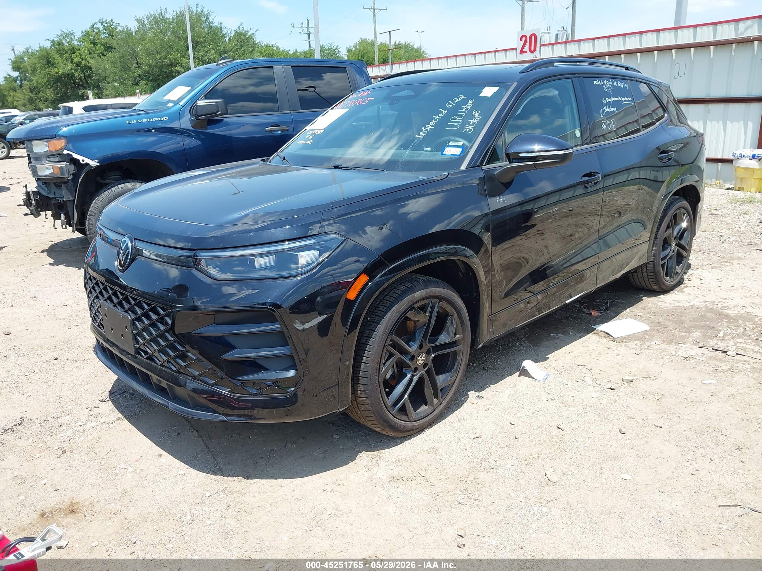 2026 VOLKSWAGEN TIGUAN SE R-LINE BLACK — I2