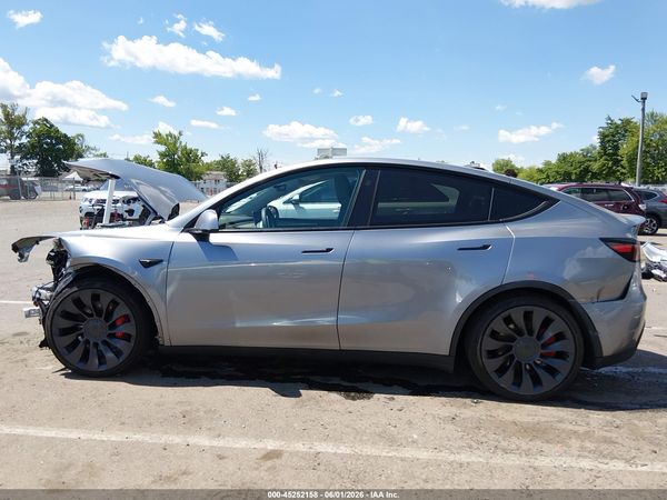 2024 TESLA MODEL Y