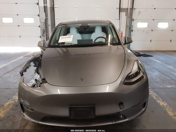 2025 TESLA MODEL Y RWD