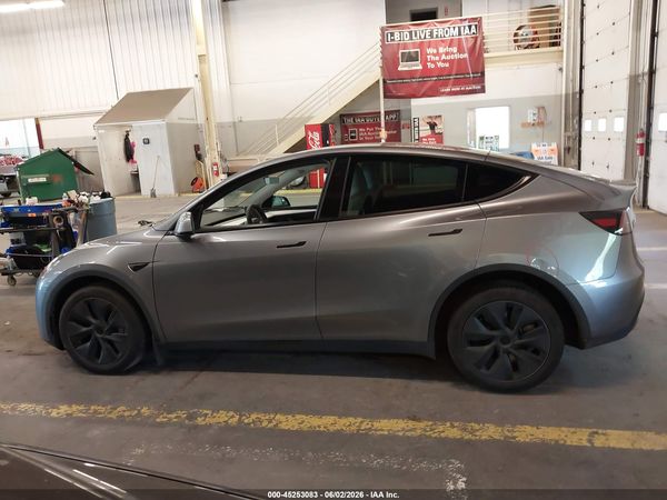 2025 TESLA MODEL Y RWD
