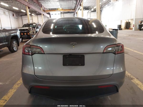 2025 TESLA MODEL Y RWD
