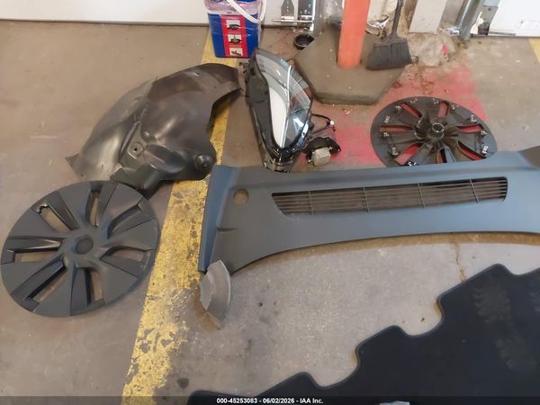 2025 TESLA MODEL Y RWD