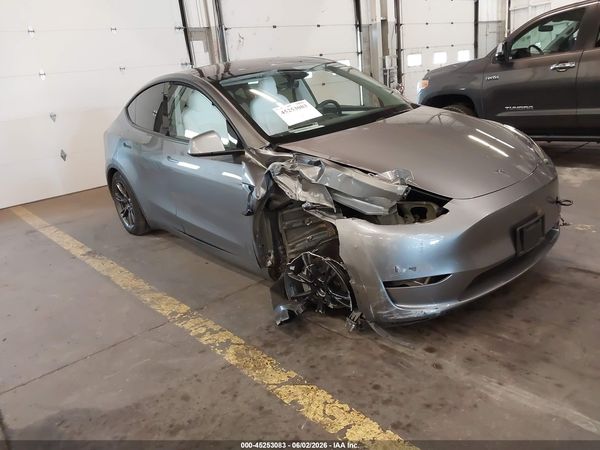 2025 TESLA MODEL Y RWD