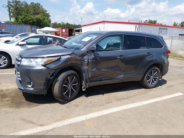 2017 TOYOTA HIGHLANDER XLE