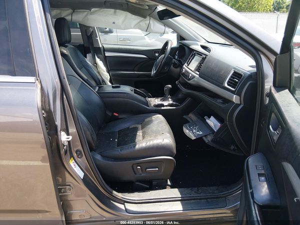 2017 TOYOTA HIGHLANDER XLE