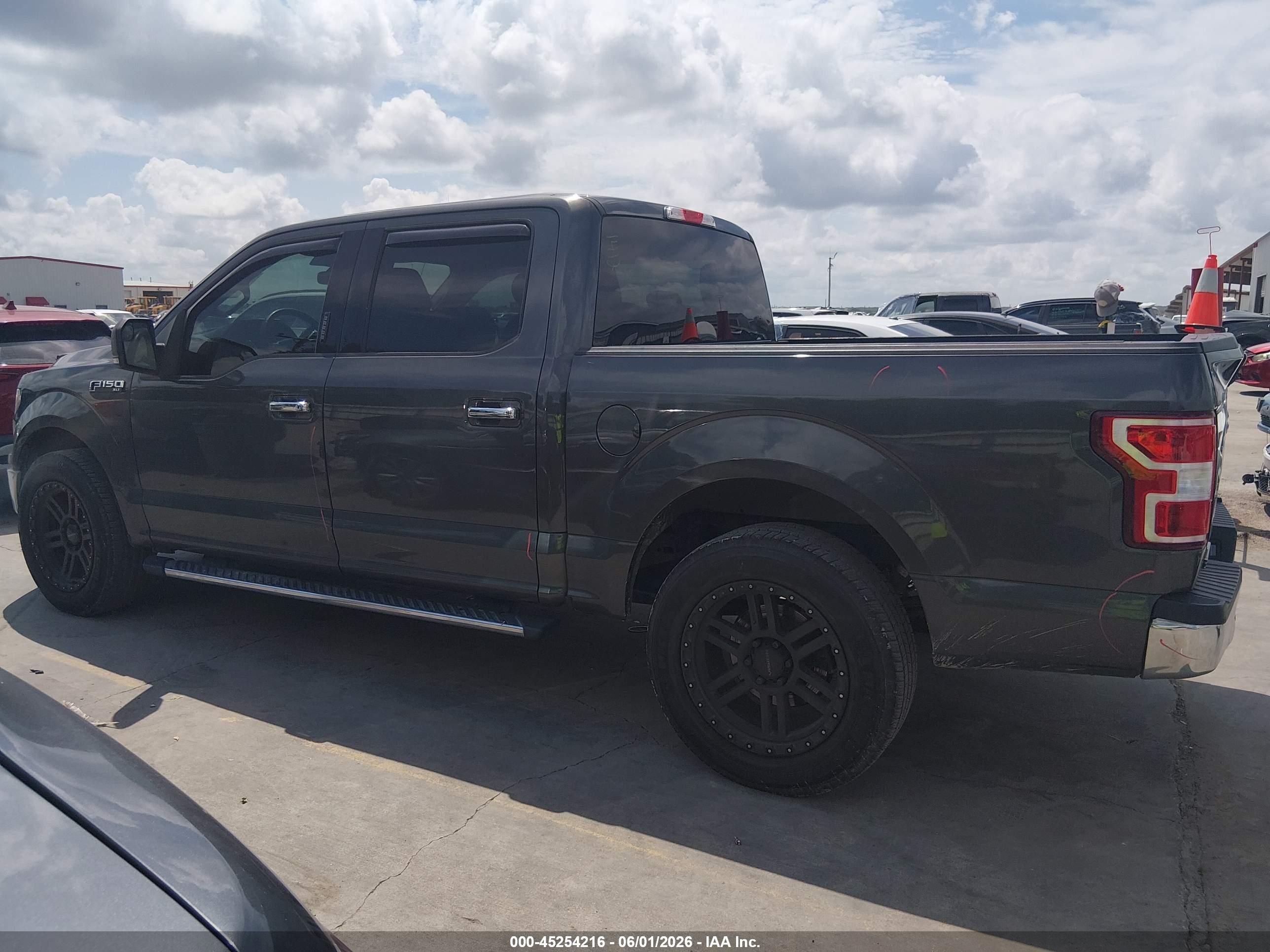 2020 FORD F-150 XLT