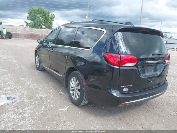 2017 CHRYSLER PACIFICA TOURING-L — I3