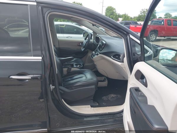 2017 CHRYSLER PACIFICA TOURING-L — I5