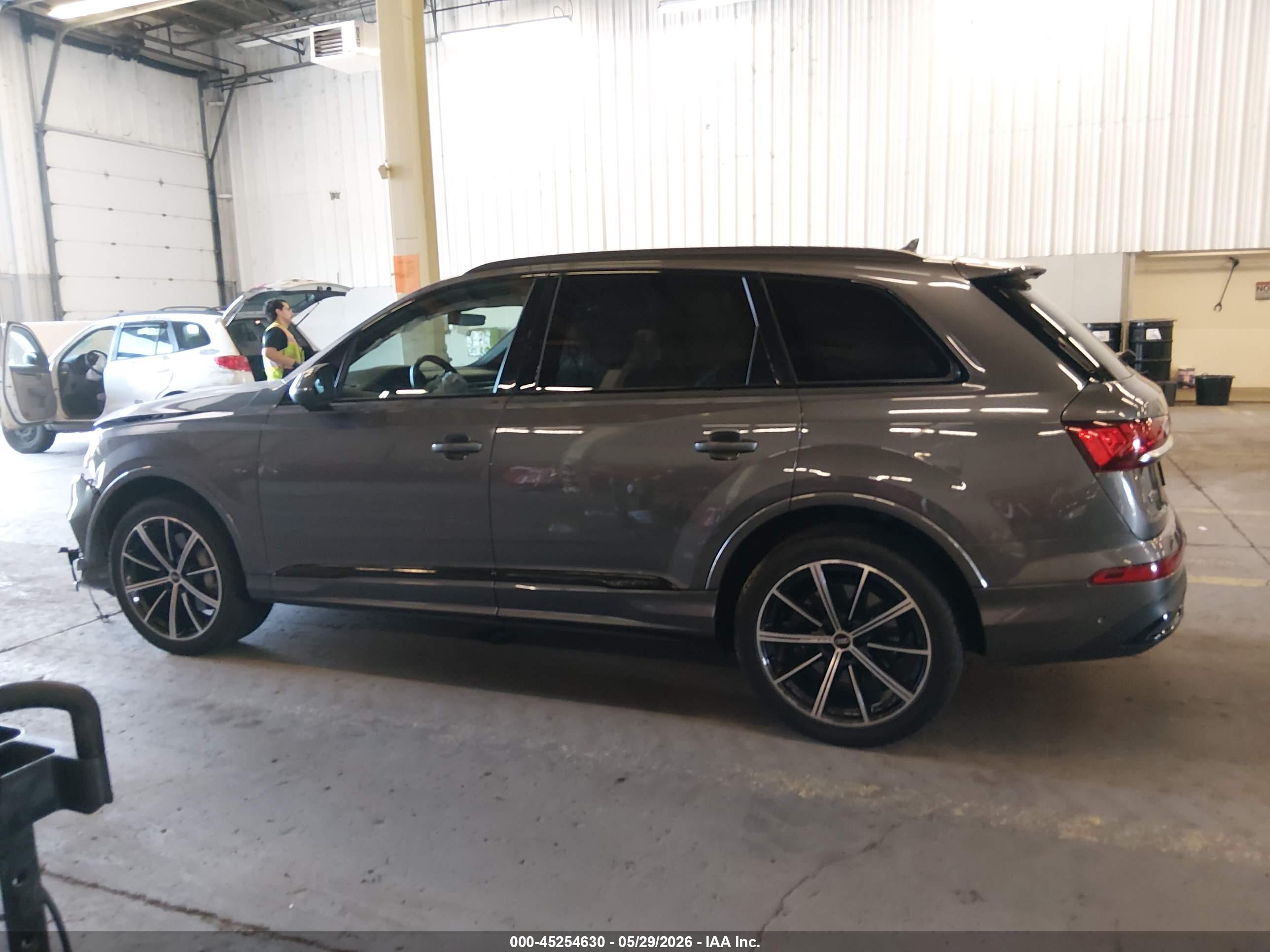 2021 AUDI Q7