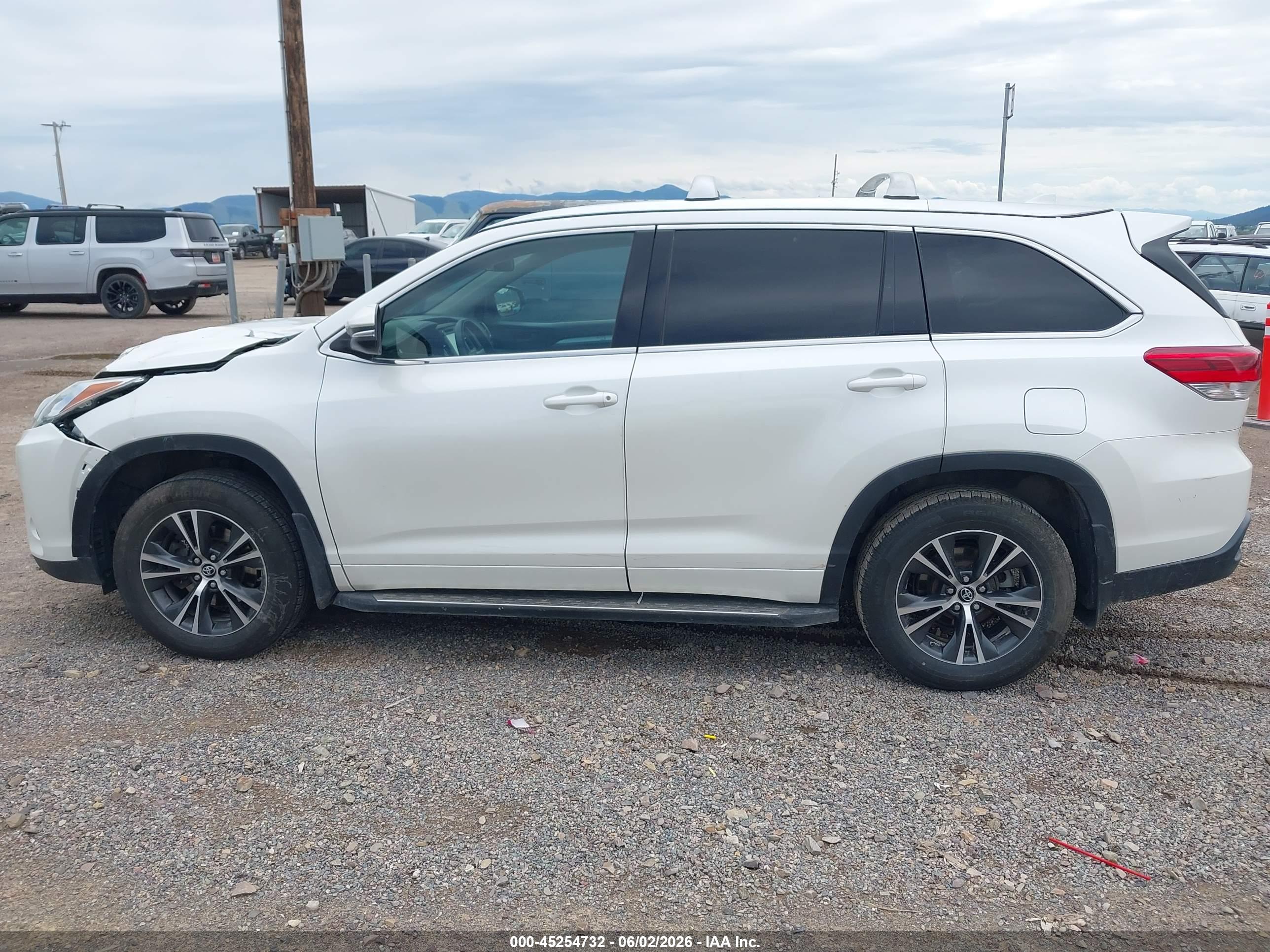 2018 TOYOTA HIGHLANDER LE PLUS
