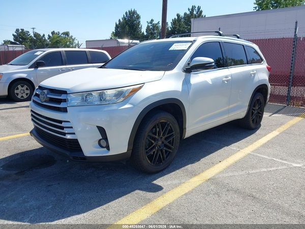 2018 TOYOTA HIGHLANDER XLE