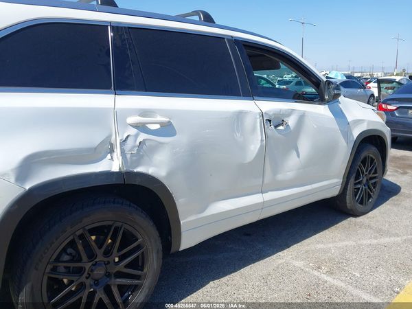 2018 TOYOTA HIGHLANDER XLE