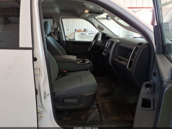 2017 RAM 1500 TRADESMAN  4X4 6'4 BOX