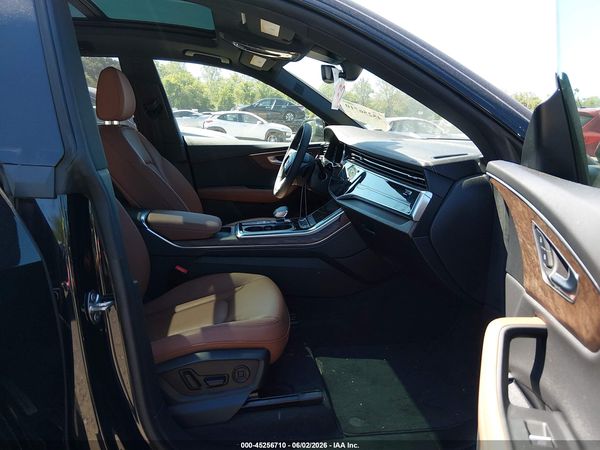 2025 AUDI Q8