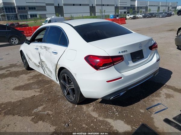 2021 MERCEDES-BENZ A 220 A220
