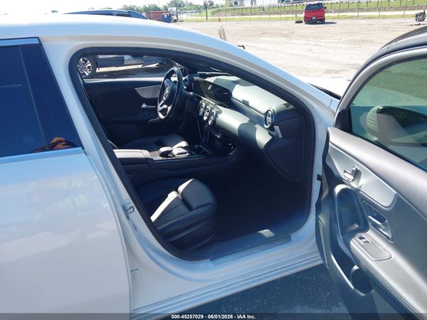 2021 MERCEDES-BENZ A 220 A220