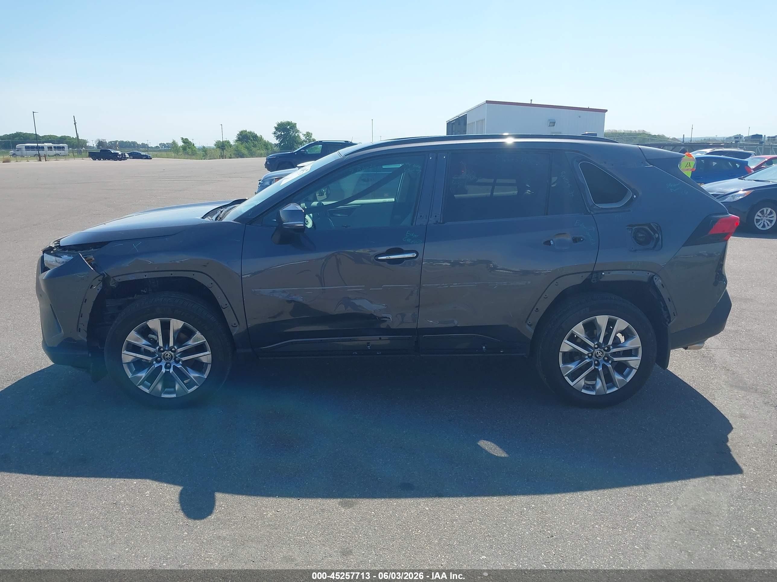 2025 TOYOTA RAV4 LIMITED