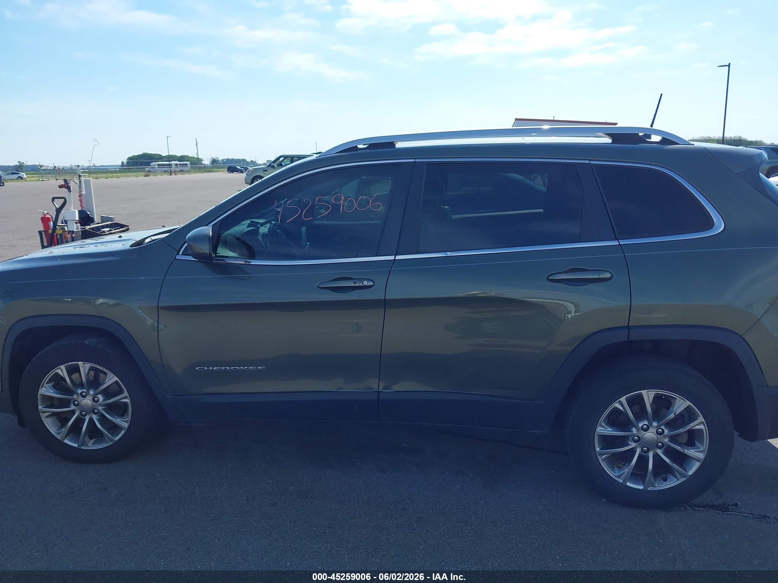 2019 JEEP CHEROKEE LATITUDE PLUS FWD