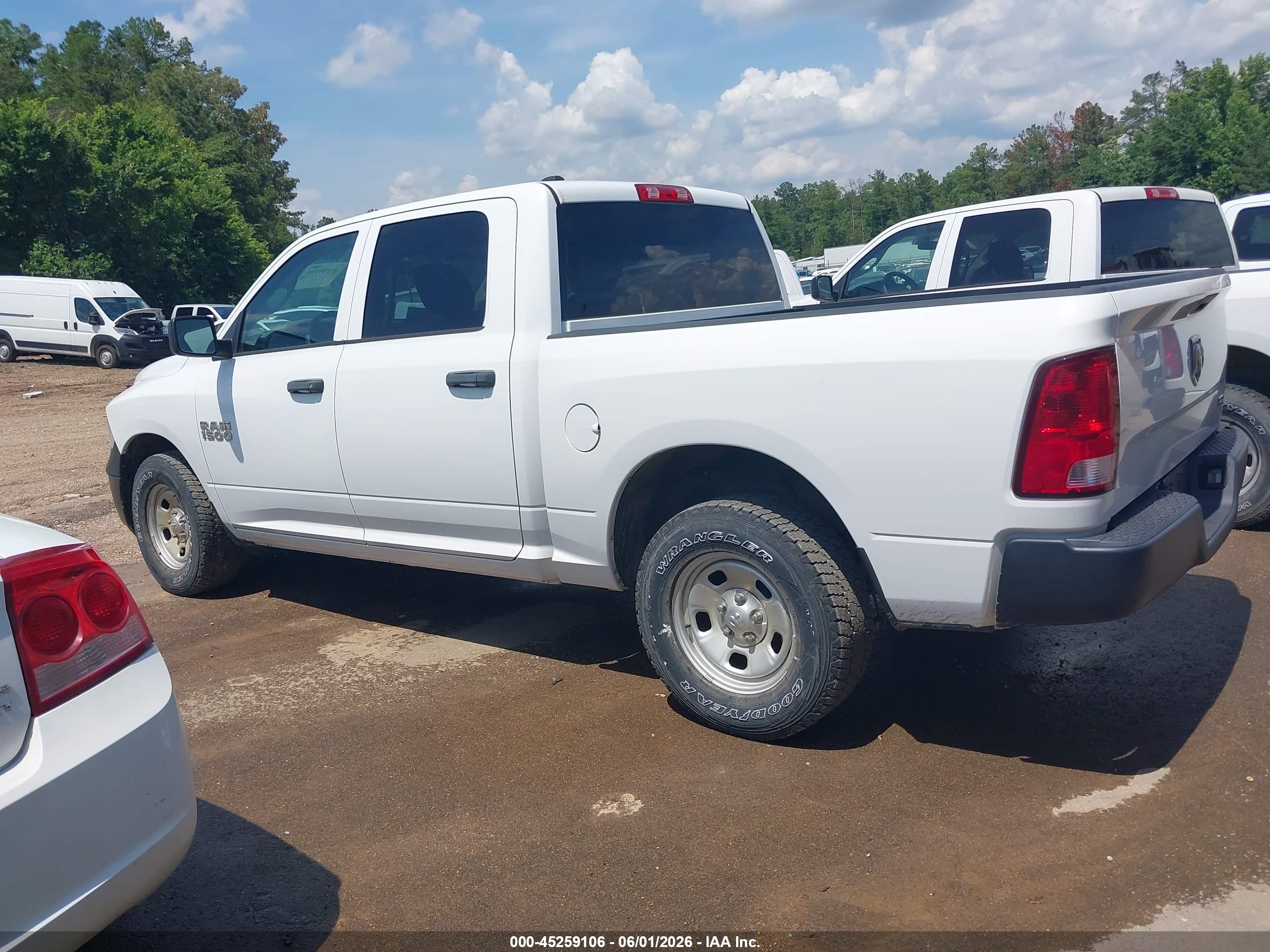 2017 RAM 1500 TRADESMAN  4X2 5'7 BOX