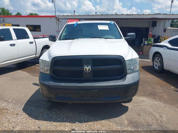 2017 RAM 1500 TRADESMAN  4X2 5'7 BOX