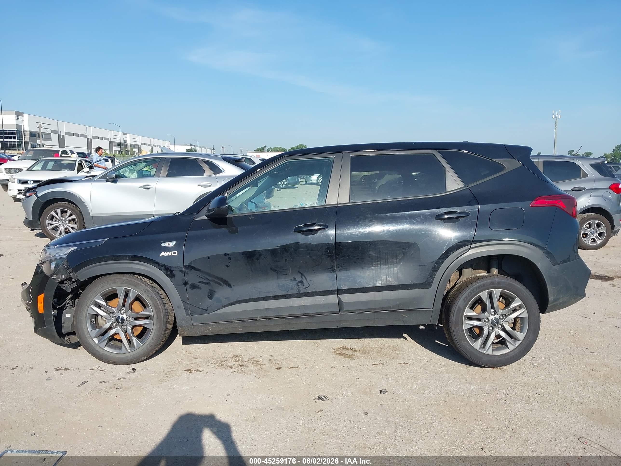 2023 KIA SELTOS LX