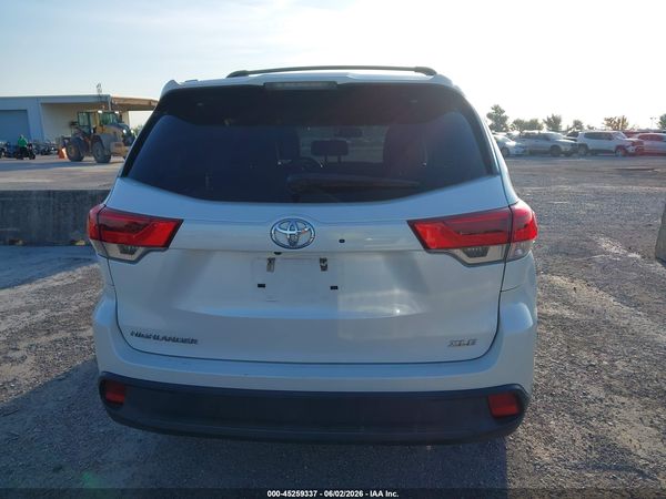 2017 TOYOTA HIGHLANDER XLE