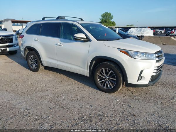 2017 TOYOTA HIGHLANDER XLE