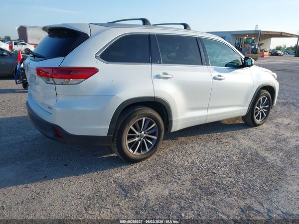 2017 TOYOTA HIGHLANDER XLE