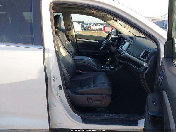 2017 TOYOTA HIGHLANDER XLE