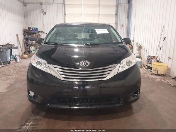 2013 TOYOTA SIENNA XLE V6 8 PASSENGER — I115