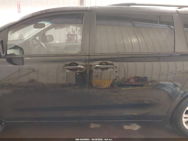 2013 TOYOTA SIENNA XLE V6 8 PASSENGER — I117