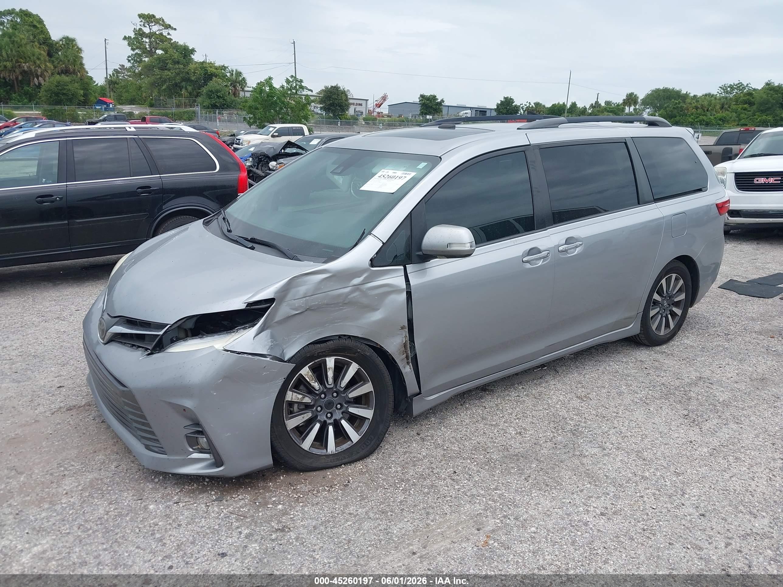 2018 TOYOTA SIENNA LIMITED 7 PASSENGER — I2