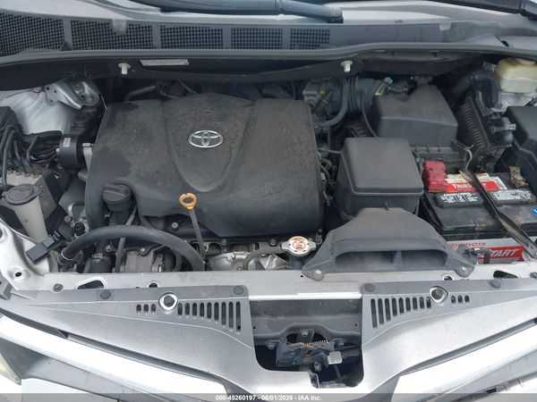 2018 TOYOTA SIENNA LIMITED 7 PASSENGER — I10
