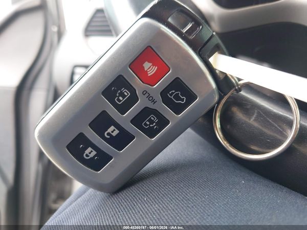 2018 TOYOTA SIENNA LIMITED 7 PASSENGER — I11