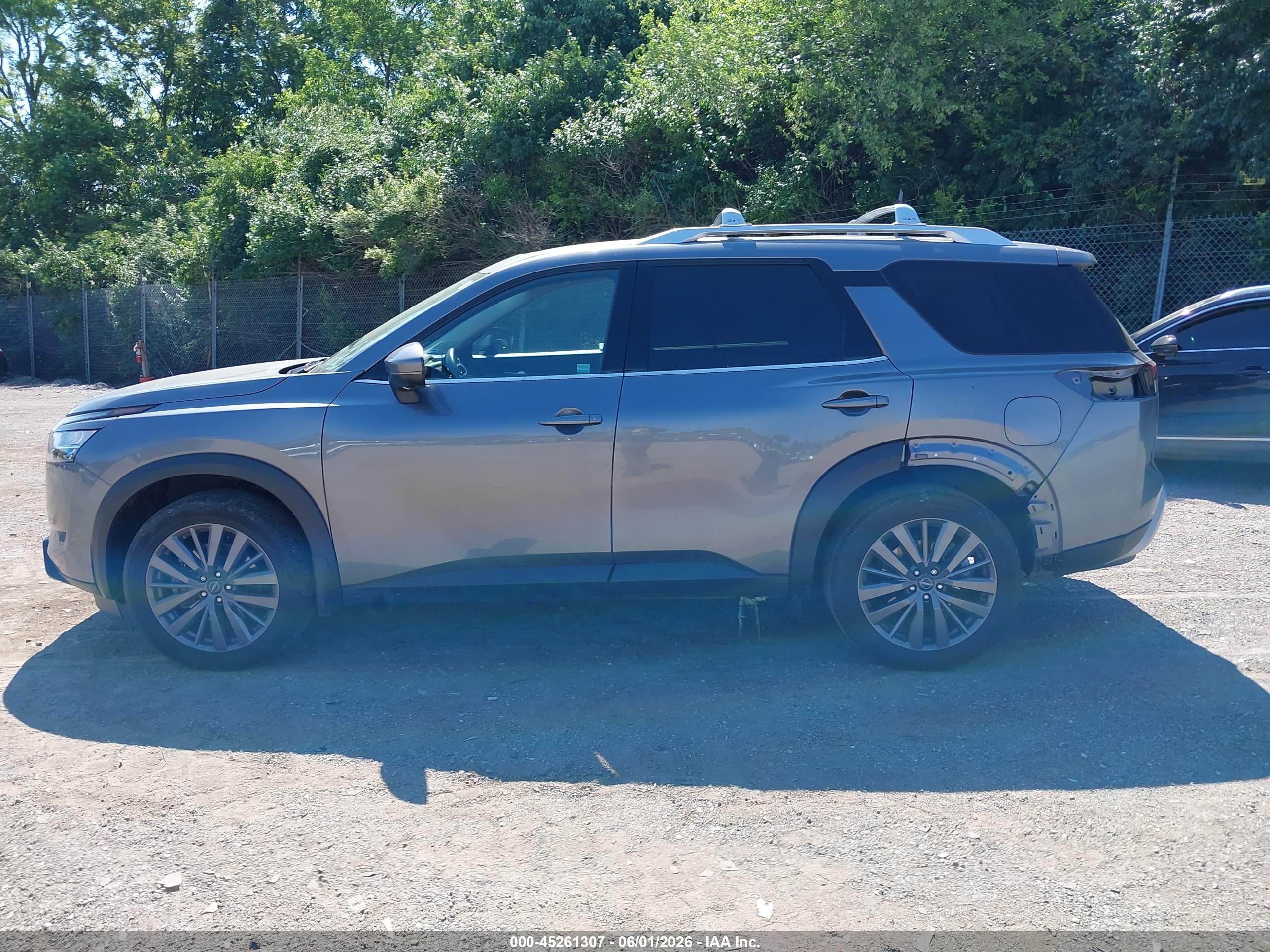 2024 NISSAN PATHFINDER SL 4WD