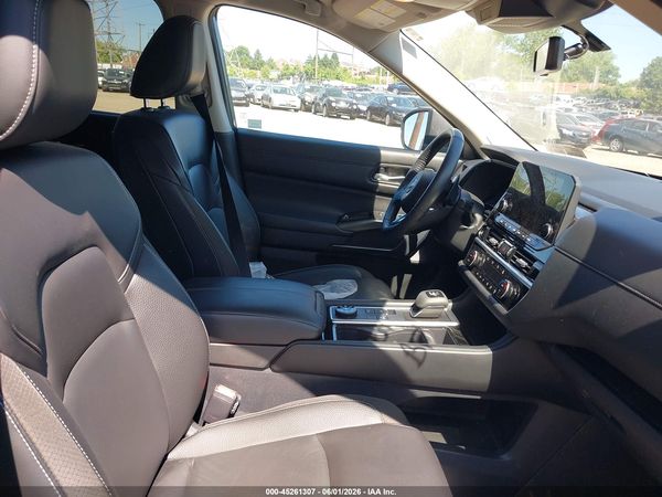2024 NISSAN PATHFINDER SL 4WD