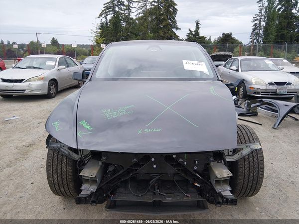 2026 TESLA MODEL Y