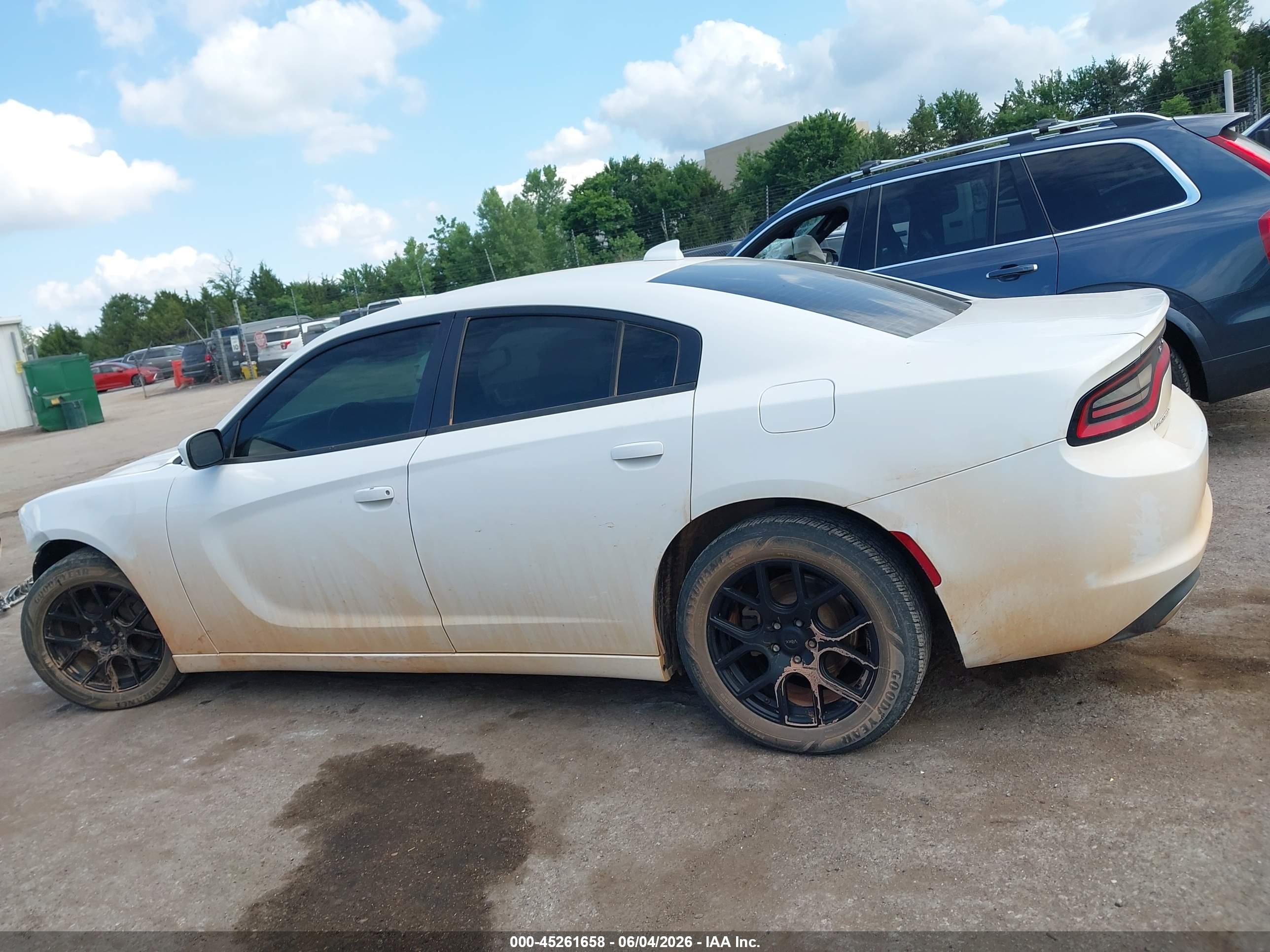 2016 DODGE CHARGER SXT