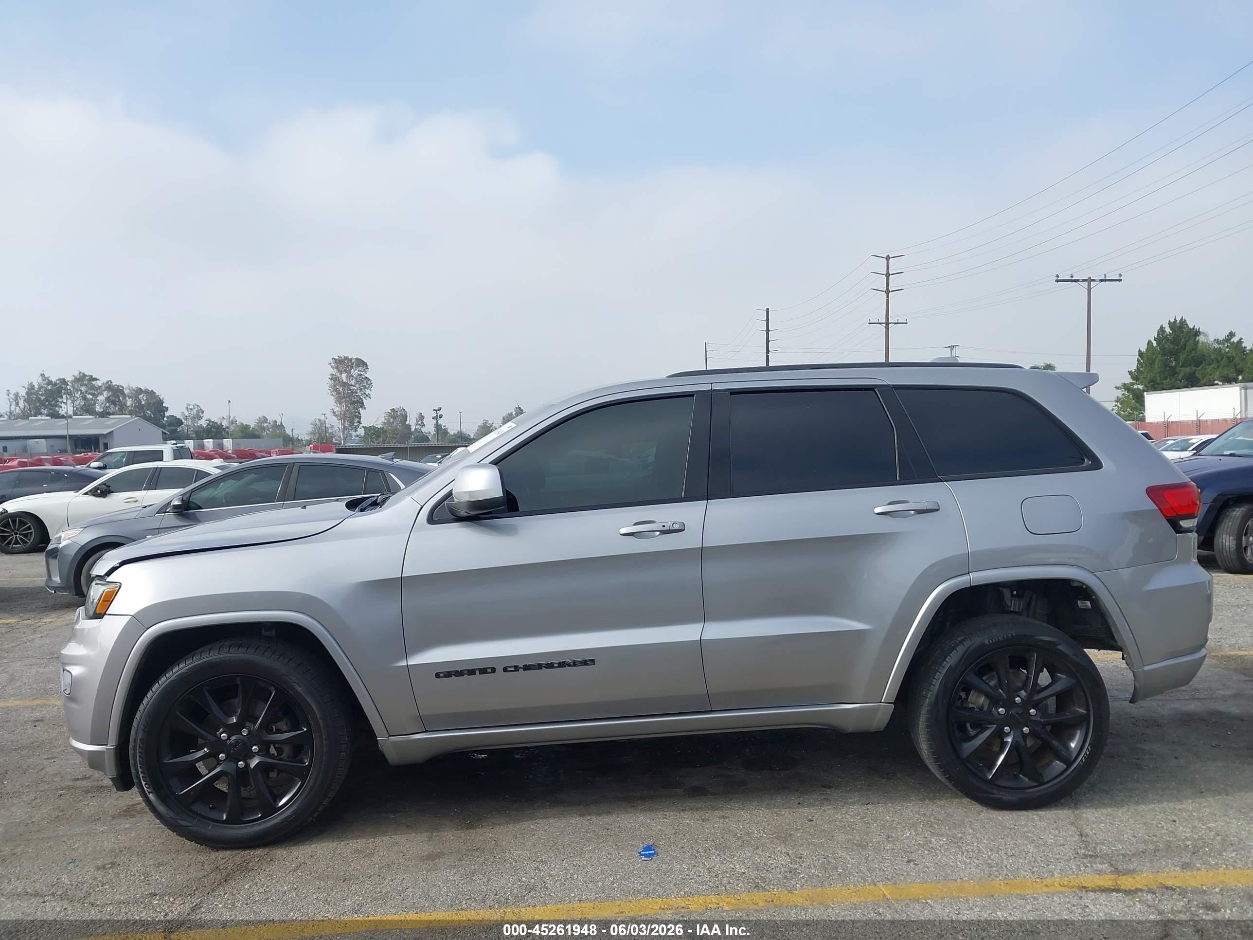 2017 JEEP GRAND CHEROKEE ALTITUDE 4X2