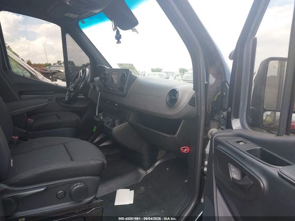 2022 MERCEDES-BENZ SPRINTER 2500 STANDARD ROOF I4 DIESEL
