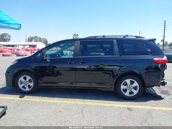 2020 TOYOTA SIENNA LE
