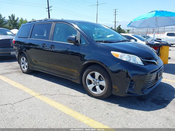 2020 TOYOTA SIENNA LE