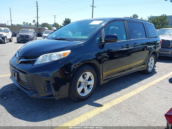 2020 TOYOTA SIENNA LE
