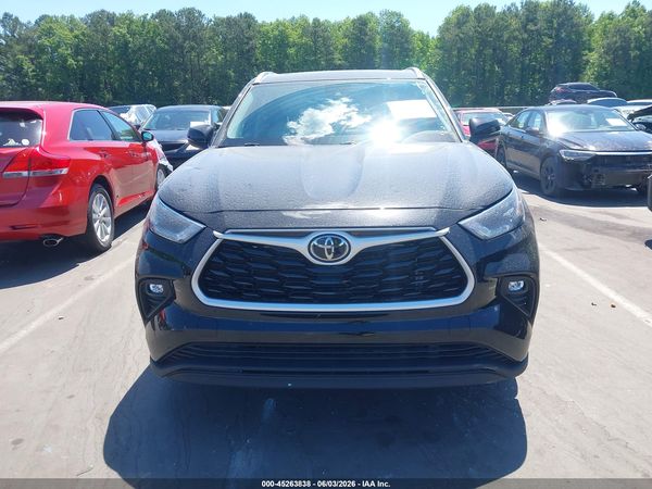 2022 TOYOTA HIGHLANDER XLE