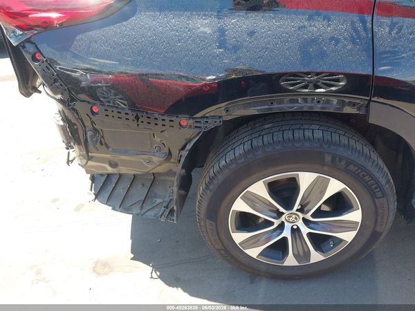 2022 TOYOTA HIGHLANDER XLE