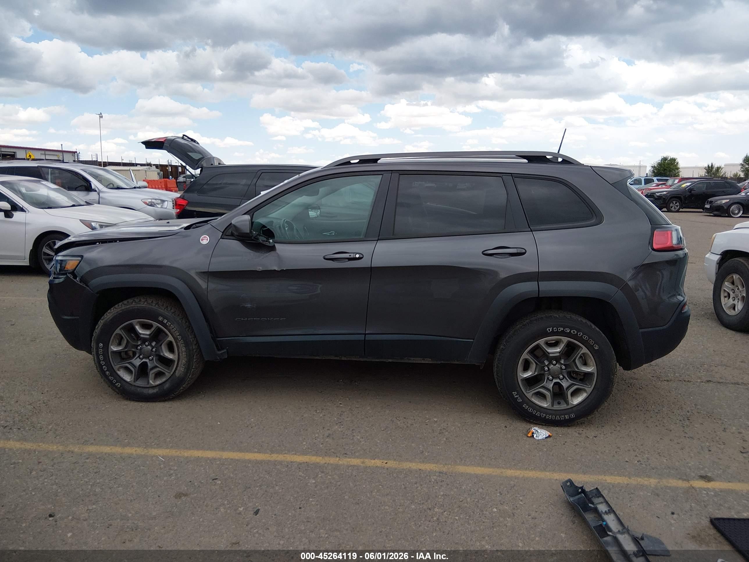2019 JEEP CHEROKEE TRAILHAWK 4X4