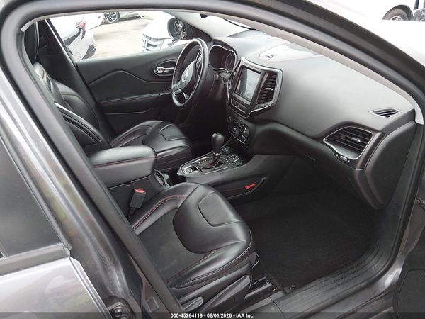 2019 JEEP CHEROKEE TRAILHAWK 4X4